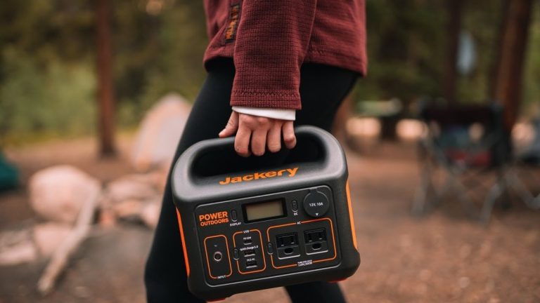Jackery Explorer 300 Portable Power Station Review
